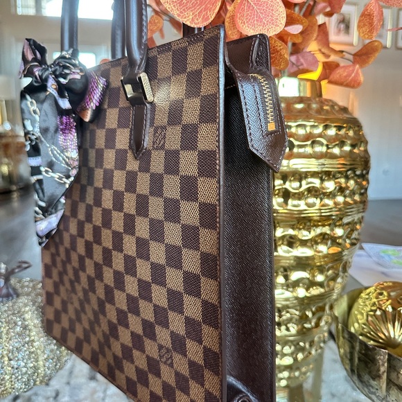 Louis Vuitton Damier Ebene Sac PM
Full inclusion - Picture 5 of 9